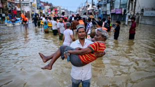 Asia floods toll tops 1,000 deaths as troops aid survivors