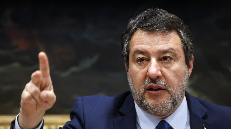 Salvini, permesso soggiorno a punti, se fai errori torni a casa