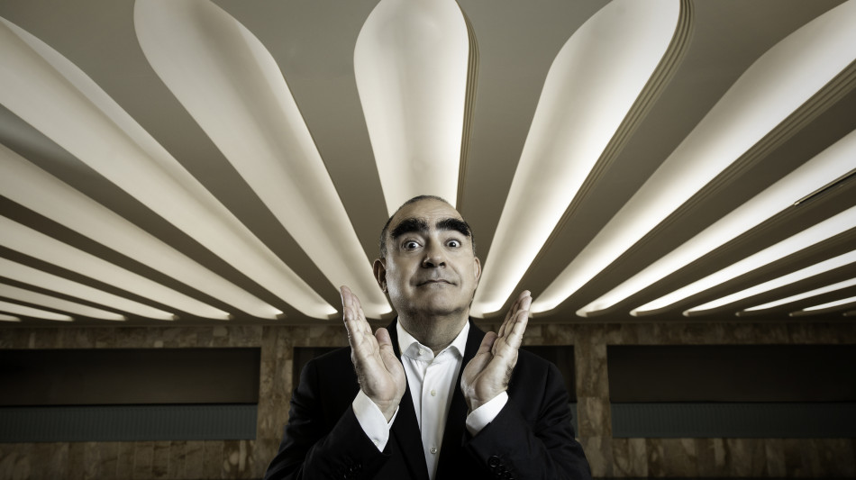 'La rivalutazione della tristezza', il nuovo progetto live di Elio a Reggio Emilia