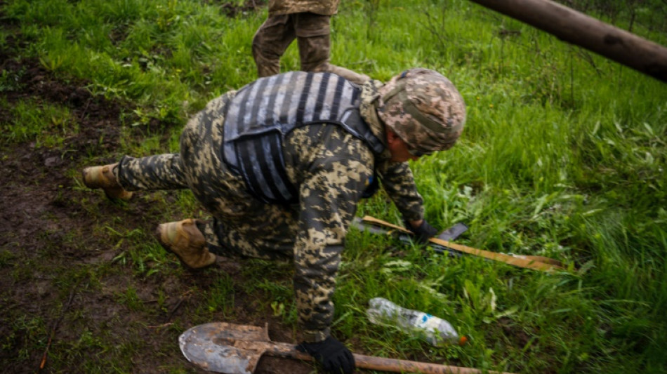 Ukraine: des soldats creuseurs de tranch&eacute;es vis&eacute;s par des frappes russes
