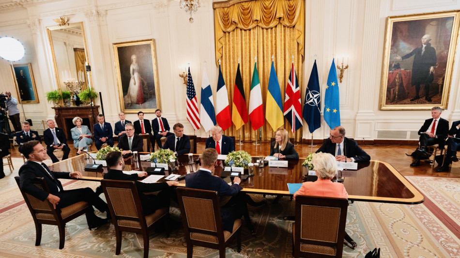 Trump, 'l'Europa è in grado di proteggere l'Ucraina'