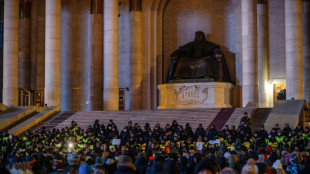 Miles de personas protestan en Mongolia contra la corrupci&oacute;n y la inflaci&oacute;n