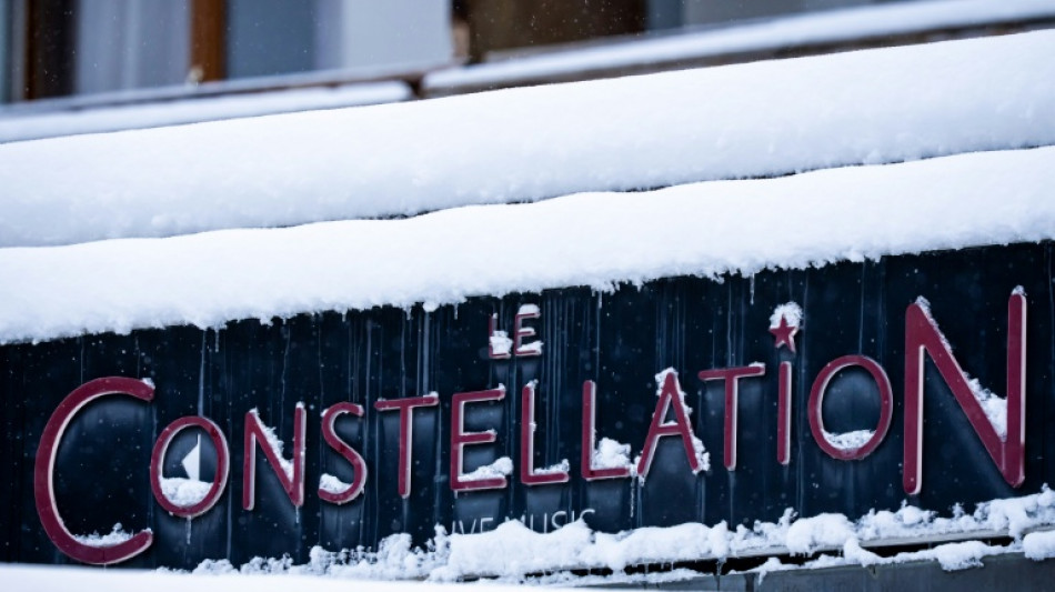 Incendie meurtrier d&rsquo;un bar en Suisse : le propri&eacute;taire fran&ccedil;ais lib&eacute;r&eacute;, les familles "sid&eacute;r&eacute;es"