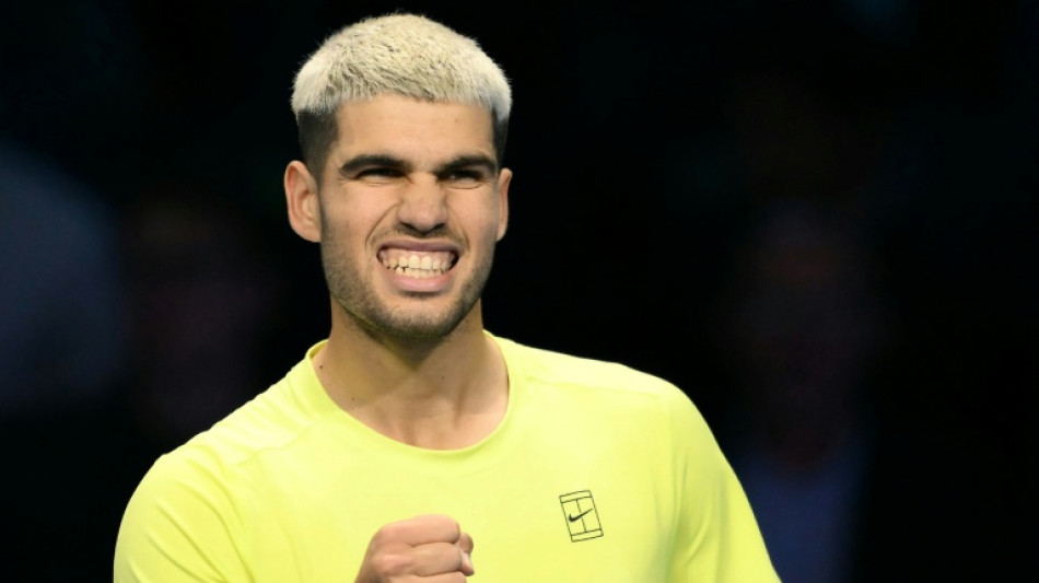 Alcaraz estreia no ATP Finals com vit&oacute;ria sobre De Mi&ntilde;aur; Zverev derrota Shelton