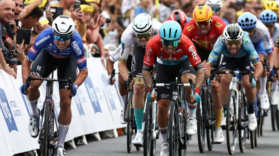 Falls mar Tour de France finale as Philipsen wins again