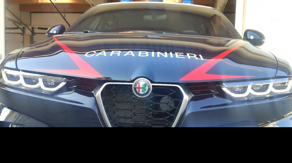 Uomo ucciso in casa e fatto a pezzi da madre e compagna