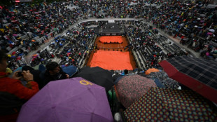 Bad weather delays start of men's tennis final in Rome