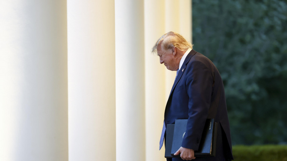 Trump, 'stiamo parlando con gli Houthi'