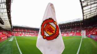 United indebitato, in vendita a 140 euro le zolle dell'Old Trafford
