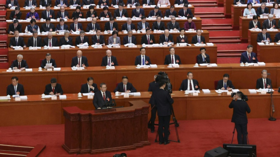 China anuncia menor meta de crescimento em d&eacute;cadas