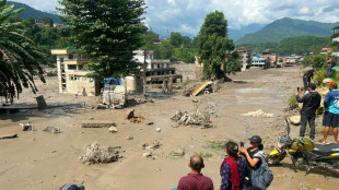 Des centaines de disparus, au moins 98 morts apr&egrave;s une crue &agrave; la fronti&egrave;re entre le N&eacute;pal et le Tibet