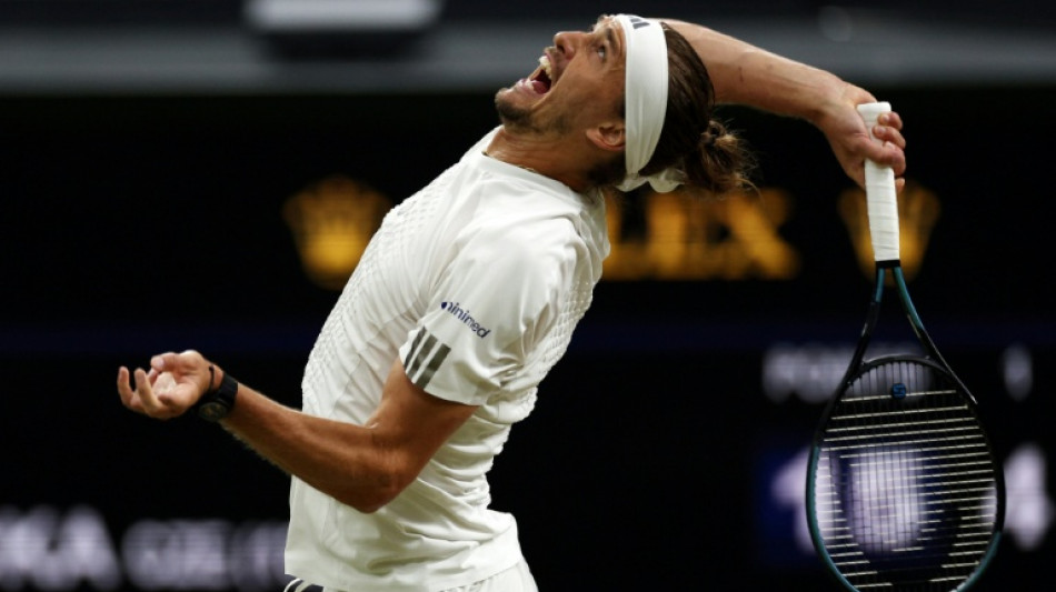 Jogo de Zverev pelas oitavas de Wimbledon &eacute; interrompido por toque de recolher; rein&iacute;cio ser&aacute; na 3&ordf;feira