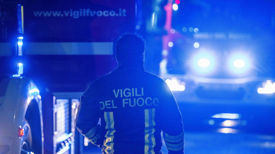 Frana travolge casa, persona estratta viva, due dispersi
