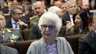 Segre, 'ricevo minacce ma non me ne star&ograve; a casa'
