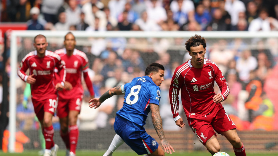 L'Inter chiude per Jones, oltre 30 milioni al Liverpool