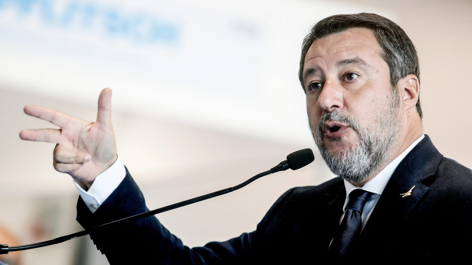 Salvini, nel 2025 follia andare avanti su logica solo elettrico