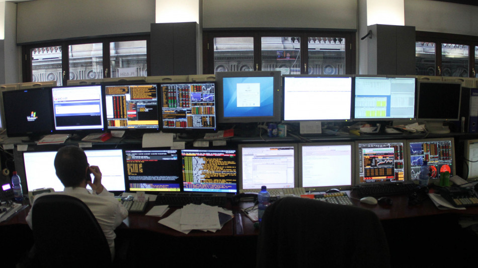 Lo spread Btp-Bund chiude a 100, giù i rendimenti
