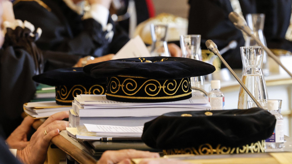 Consulta, illegittima norma Puglia su dimissioni sindaci