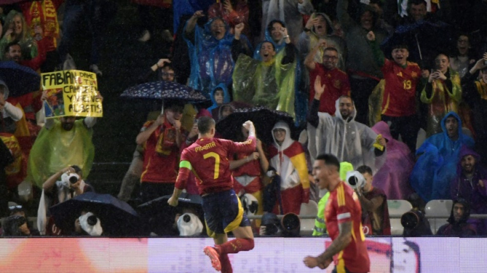 Espanha vence S&eacute;rvia (3-0) e garante vaga nas quartas da Liga das Na&ccedil;&otilde;es