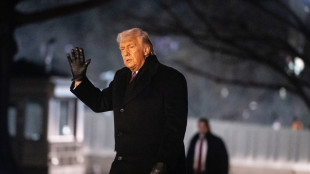 Trump rilancia ipotesi 'quarto mandato' mentre i sondaggi lo danno ai minimi