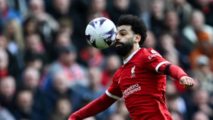 Foot: Arsenal r&eacute;siste &agrave; Manchester City, Liverpool en profite