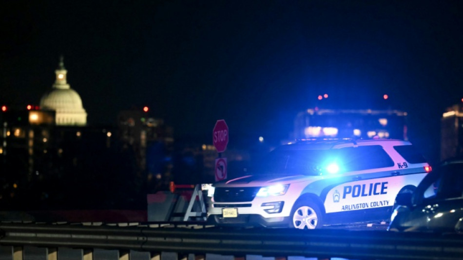 Flugzeug mit mehr als 60 Passagieren st&uuml;rzt nach Zusammensto&szlig; mit Milit&auml;rhubschrauber in Washington ab