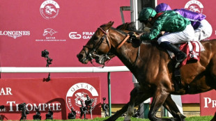 Daryz wins Prix de l'Arc de Triomphe thriller