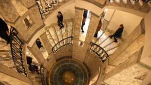 Borsa: Milano si salva in chiusura (+0,04%), sprint di Saipem