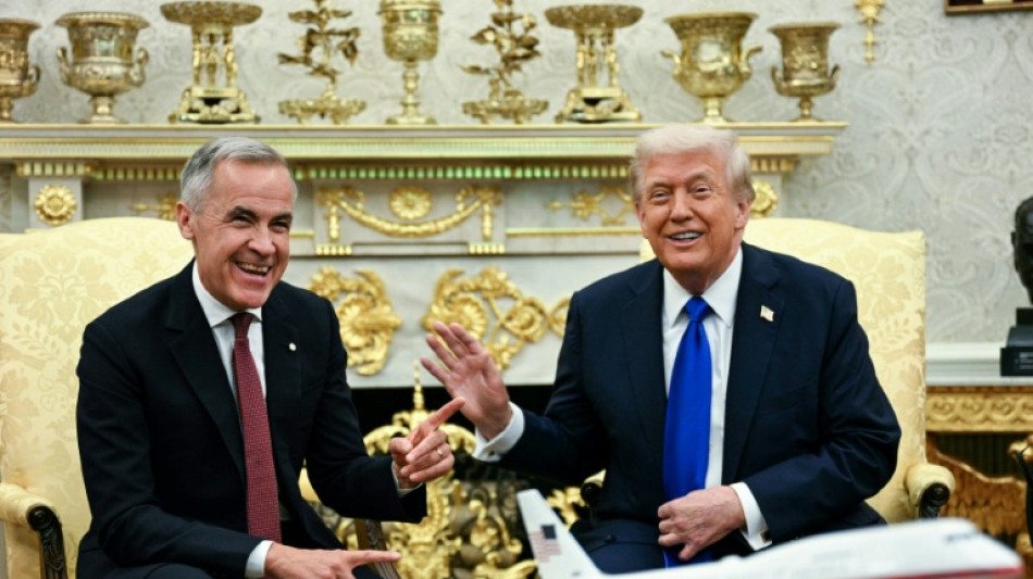 Trump cita 'grandes avanços' em diálogo comercial com Canadá durante visita de Carney