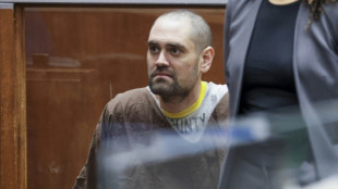 Filho do cineasta Rob Reiner se declara n&atilde;o culpado de assassinato dos pais