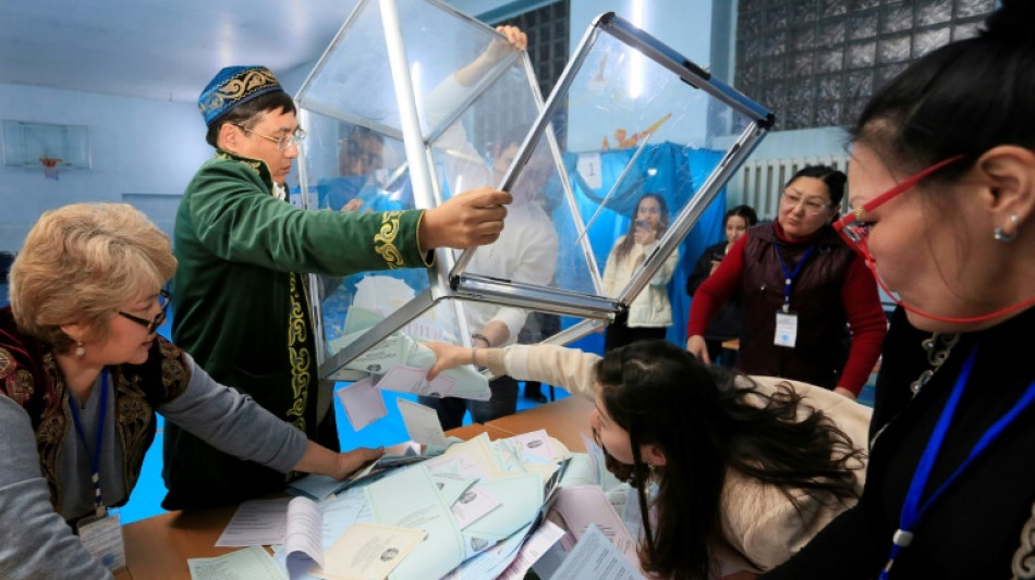 El partido en el poder en Kazajist&aacute;n gana las elecciones legislativas 