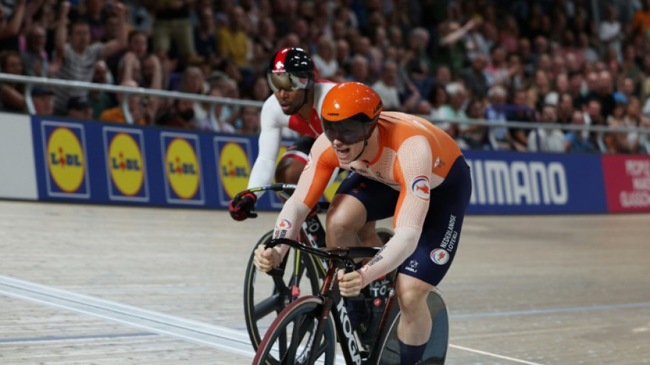 Record-breaker Lavreysen dominates cycling worlds 