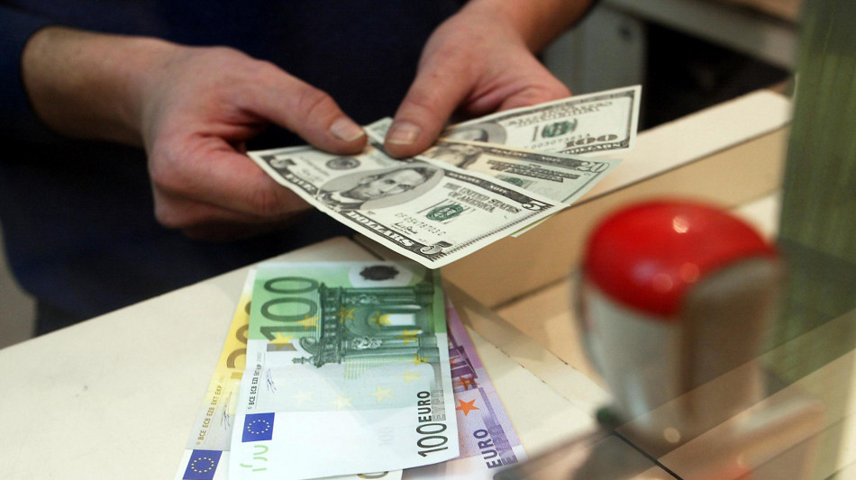 L'euro &egrave; in lieve rialzo, a 1,0817 dollari