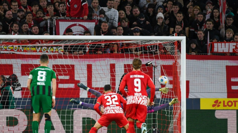Grifo beh&auml;lt die Nerven und sichert Freiburg einen Punkt
