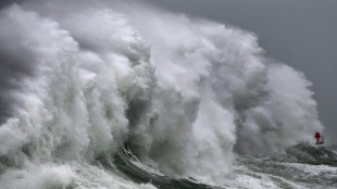 De fortes vagues attendues dans l'ouest, trois départements en vigilance orange samedi