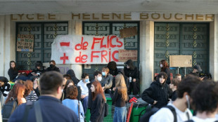 Blocage des lyc&eacute;es: un vendredi sous haute tension, les syndicats re&ccedil;us par le ministre