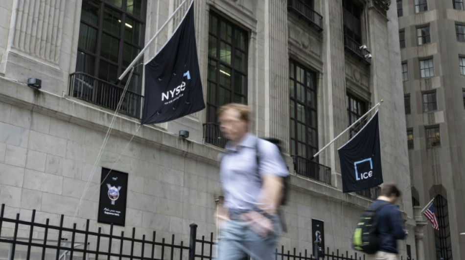 Wall Street termine en hausse, &eacute;ni&egrave;me record pour Nasdaq et S&P 500