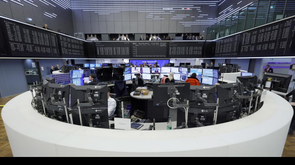 Borsa: avvio in cauto rialzo in Europa, Francoforte +0,34%