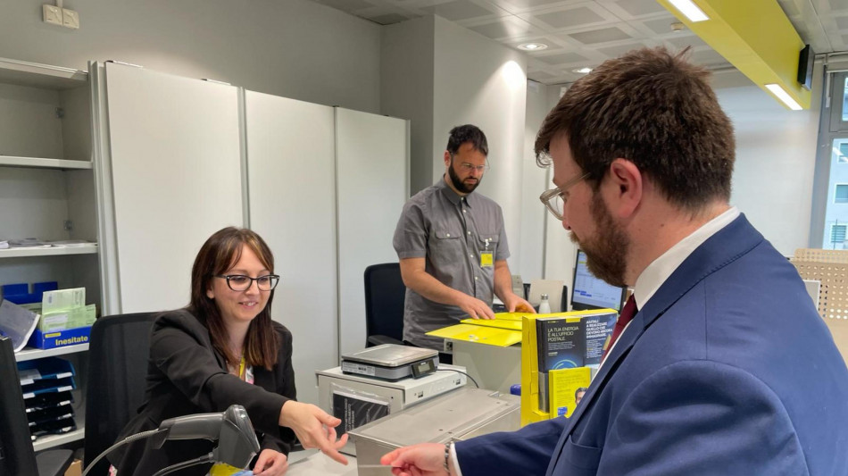 Cisl, firmato contratto Poste Italiane, 230 euro in pi&ugrave;