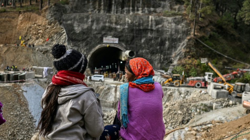 Los socorristas est&aacute;n a punto de rescatar a los 41 obreros atrapados en India