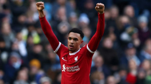 Liverpool hit back to hold Man City, end Etihad winning streak