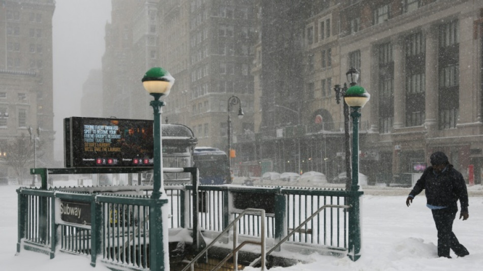 Nueva York se paraliza ante una enorme tormenta invernal