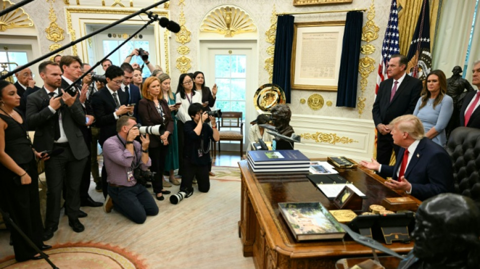 Juez de EEUU ordena a la Casa Blanca restablecer el acceso a medios vetados por Trump