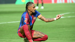 Barcelona goleia Valencia e se isola na lideran&ccedil;a do Espanhol
