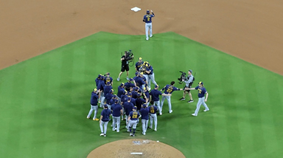 Brilliant Brewers sweep Dodgers to reach World Series 