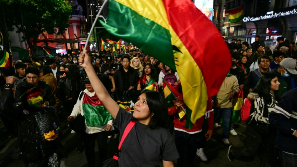 Cientos de personas protestan en Bolivia contra la elección de Paz como presidente