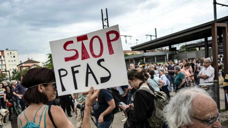 D&eacute;polluer l'Europe des PFAS co&ucirc;terait entre 95 et 2.000 milliards d'euros en 20 ans, selon une enqu&ecirc;te