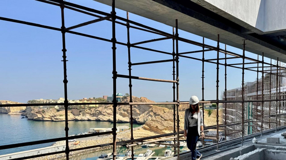 'Le mie piastrelle per mare da mesi, in balia della crisi a Hormuz'