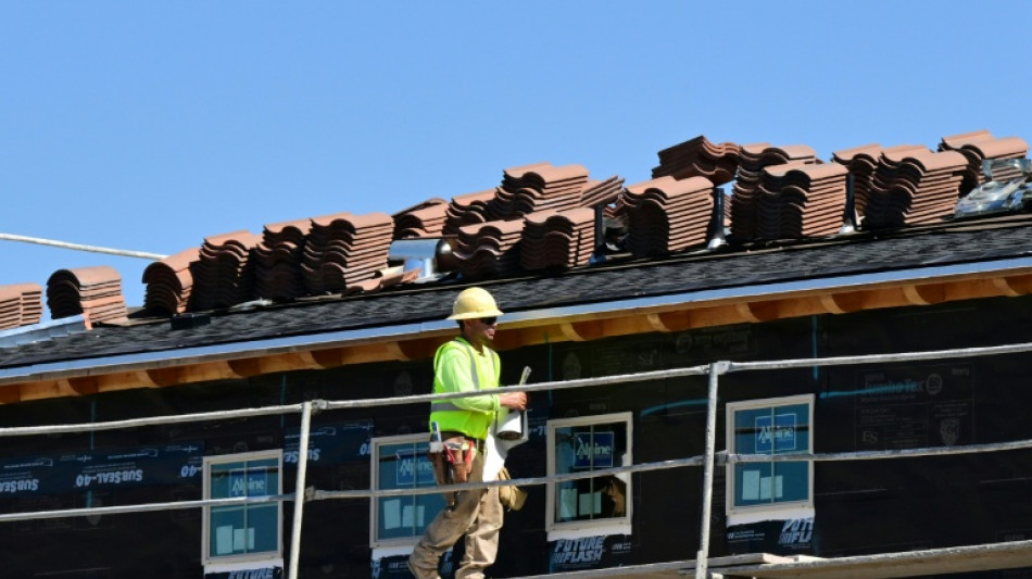 US registers strong job growth in boost to Trump