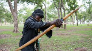 Au Tchad, les arcs et sagaies des villageois pour lutter contre les enl&egrave;vements